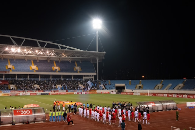 equipos entrando al campo de juego